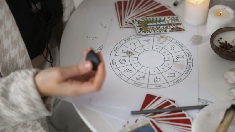 Sekmadienio astrologiniai įvykiai (2025 m. balandžio 13 d.): Pilnatis ir Veneros-Plutono trinas atveria transformacinę galią jūsų Zodiako ženklui—Ar esate pasiruošę giluminiam pokyčiui?