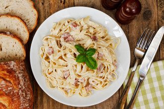Makaronai carbonara