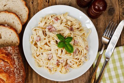Makaronai carbonara