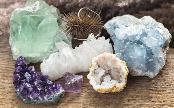 Friday Stones Guide (Balandžio 25 d.): Atraskite Dvasinį Suvokimą su Šiais Zodiako Akmenimis Šiandien!