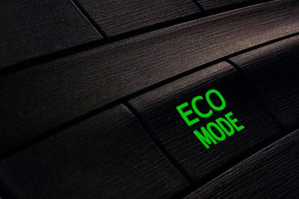 Ar tikrai šis mygtukas automobilyje padeda sutaupyti degalu?