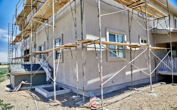 Gyventojams atsiveria galimybė atnaujinti senus namus: APVA skelbia 8 mln. eurų paramos kvietimą