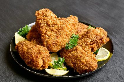 Gruzdinta vištiena su kopūstų salotomis