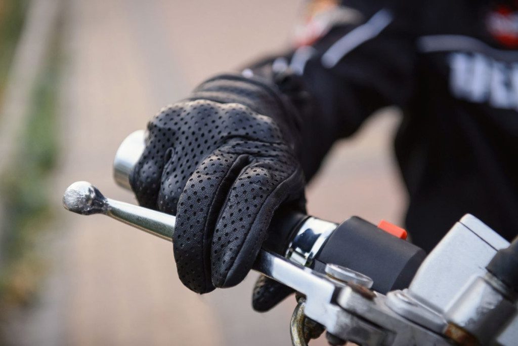 Ka-kiekvienas-motociklininkas-turetu-zinoti-apie-saugu-vairavima-technine-prieziura-ir-patikrinimas - Laikas.lt Ką kiekvienas motociklininkas turėtų žinoti apie saugų vairavimą? Techninė priežiūra ir patikrinimas.