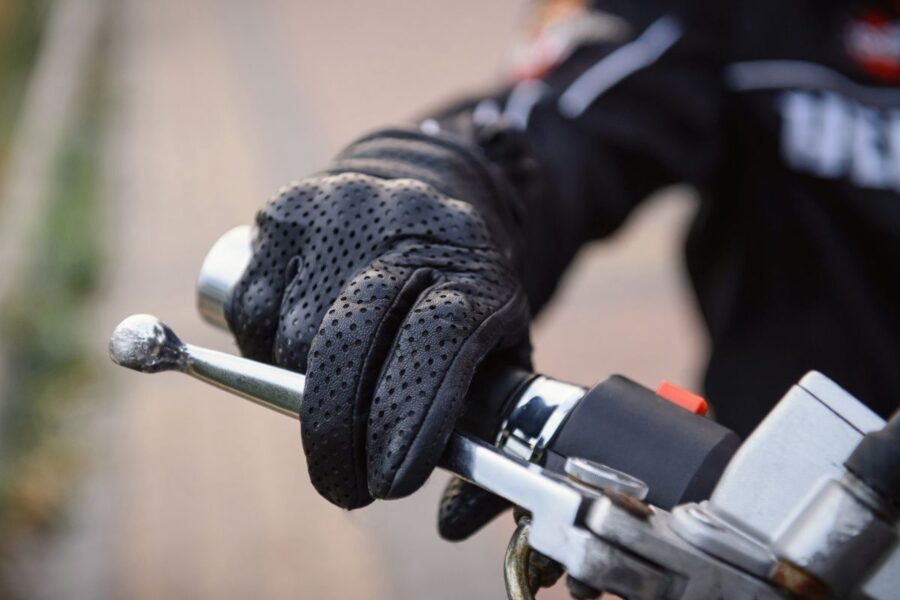 Ką kiekvienas motociklininkas turėtų žinoti apie saugų vairavimą? Techninė priežiūra ir patikrinimas.