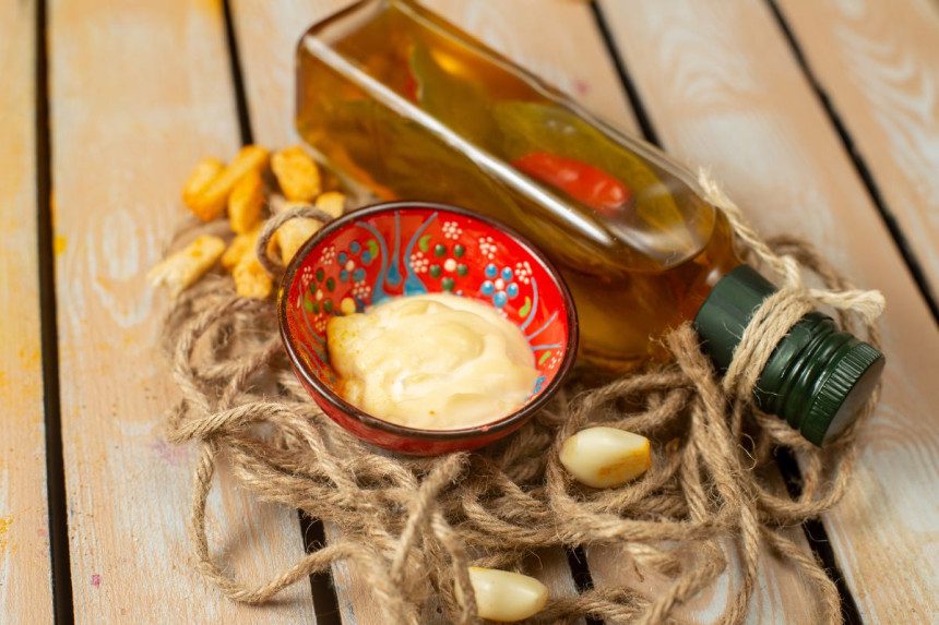 Koks ingredientas pavojingiausias: Majonezas, aliejus ar grietinė?
