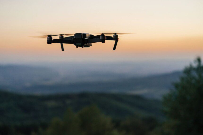 Pirmieji dronai: kada jie atsirado ir kur buvo panaudoti pirmiausiai?