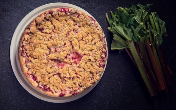 Rabarbarų trupiniuotis su obuoliais