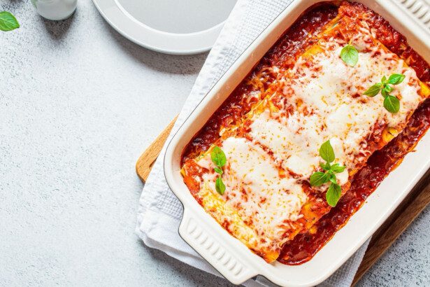 Špinatais ir rikota įdaryti cannelloni makaronai