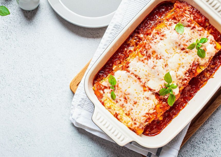 Špinatais ir rikota įdaryti cannelloni makaronai