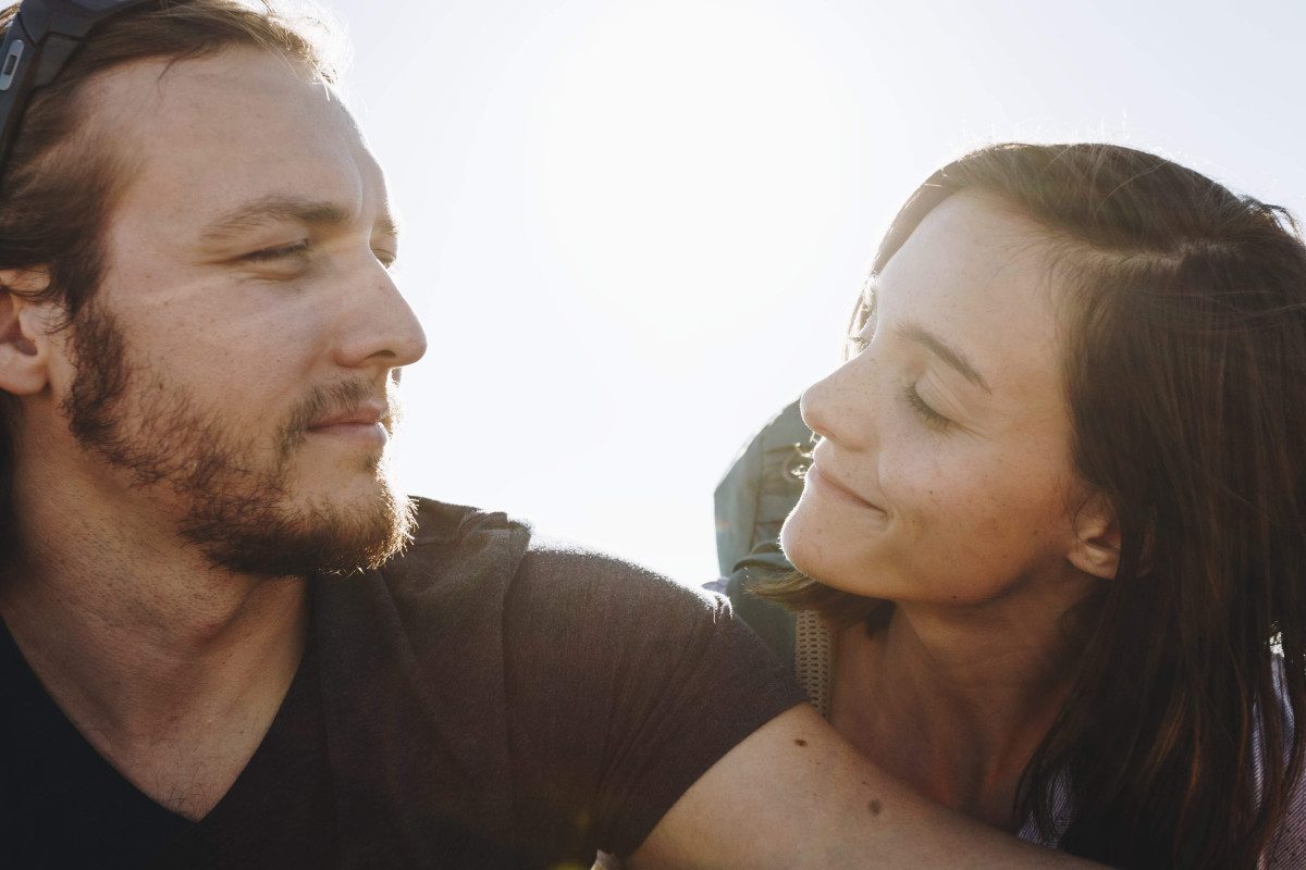 Savaitės astronominis atitikmuo (2025-20 savaitė): Svarstyklės ir Šaulys—ar meilė nugalės skirtumus šiame iššūkių pilname dangaus šokyje?