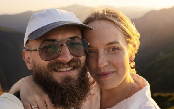 Mėnesinis astronominis suderinamumas (2025 m. gegužė): Jautis ir Šaulys—Ar šis intriguojantis kontrastų ir komplimentų derinys sukurs dangišką harmoniją?