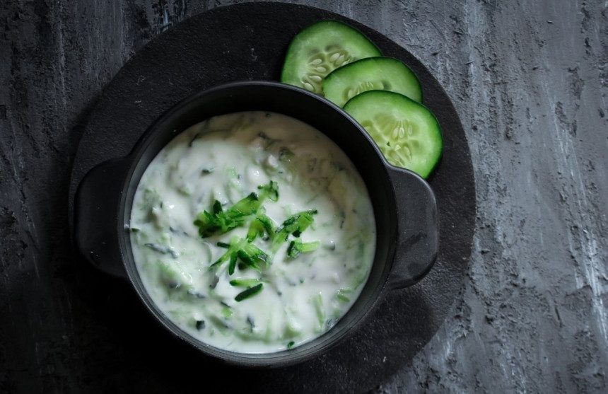 Jogurtinis padažas su agurkais Tzatziki