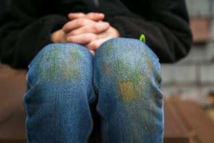 Kaip pašalinti žolės dėmes iš drabužių: patarimai