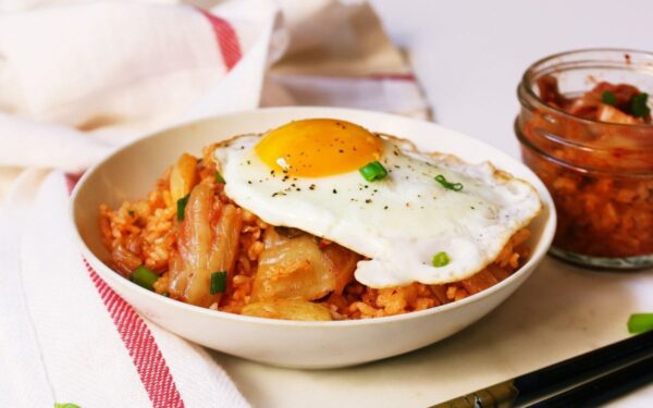 Kepti ryžiai su kimči – naujas skonis pietums