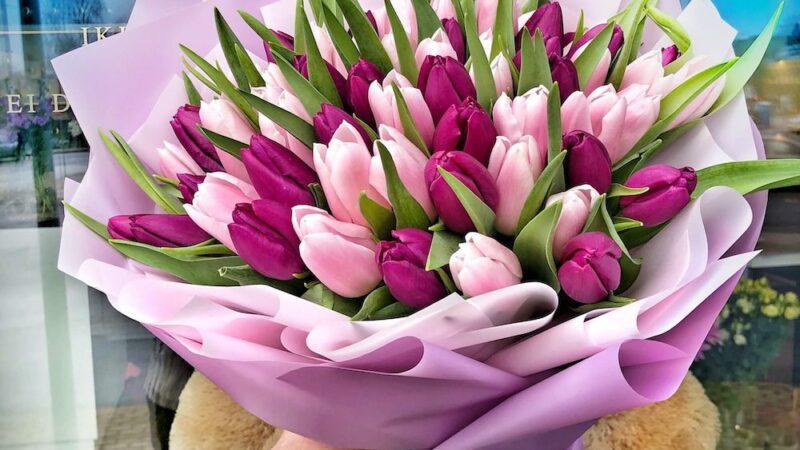 Ar gėlės vis dar yra geriausias būdas pasakyti „myliu“, „ačiū“ arba „atsiprašau“?