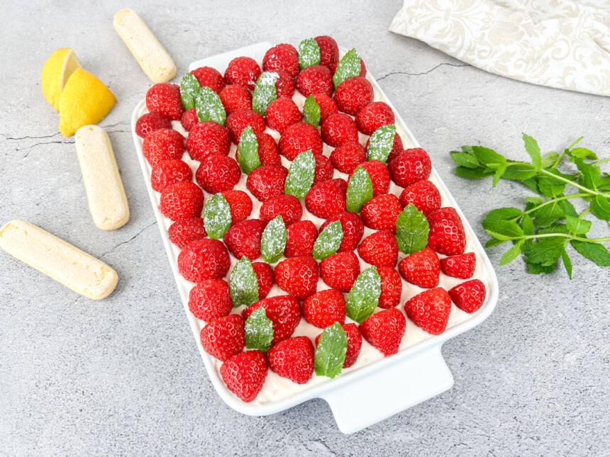Braškinis tiramisu