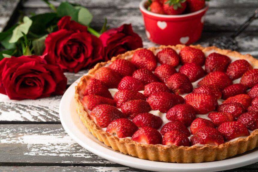 Braškių tartaletė su virtu kremu
