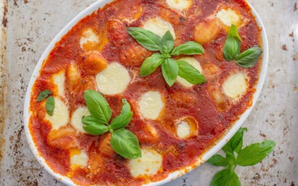 Bulvių virtinukų apkepas su mocarela