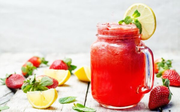 Gaivus braškių limonadas