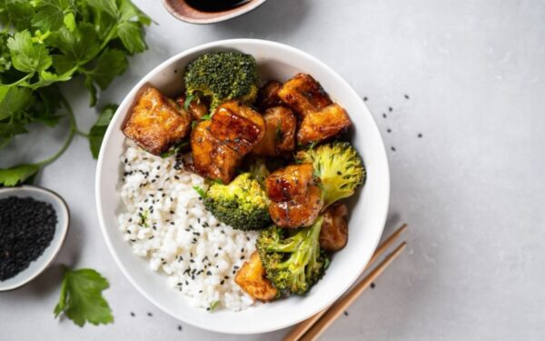 Tofu saldžiarūgščiame marinate
