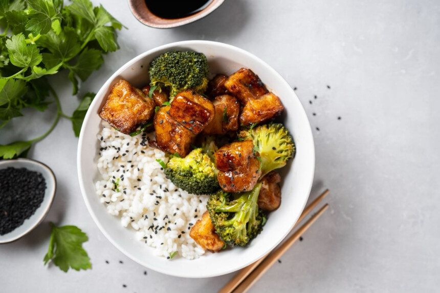 Tofu saldžiarūgščiame marinate