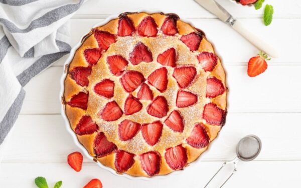 Vanilinis braškių pyragas