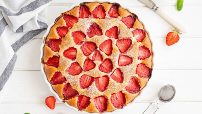 Vanilinis braškių pyragas