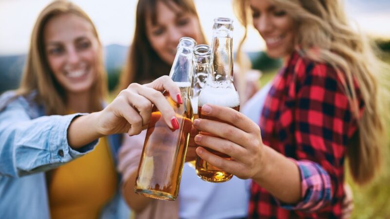 Alkoholis ir svorio metimas: kaip jis kenkia jūsų pastangoms?
