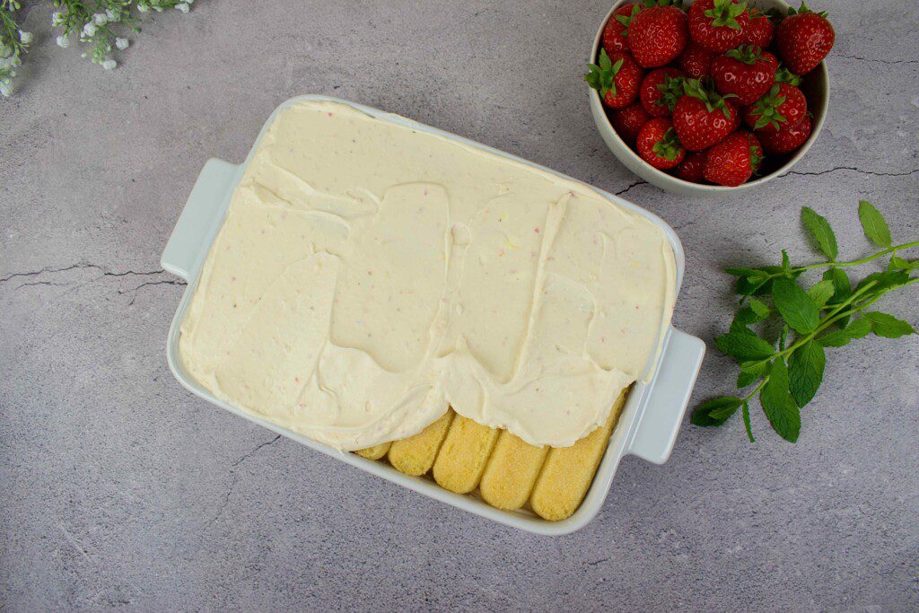braskinis-tiramisu-antras-kremo-sluoksnis - Laikas.lt Braškinis tiramisu. Antras kremo sluoksnis