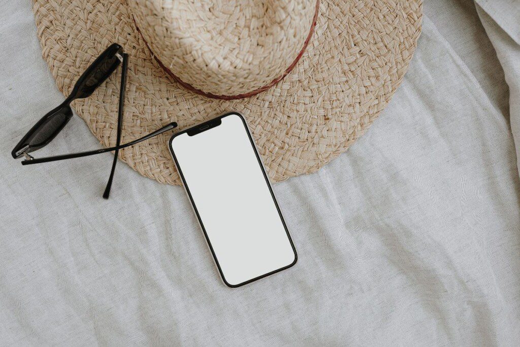 budai-apsaugoti-telefona-nuo-perkaitimo-papludimyje - Laikas.lt Būdai apsaugoti telefoną nuo perkaitimo paplūdimyje