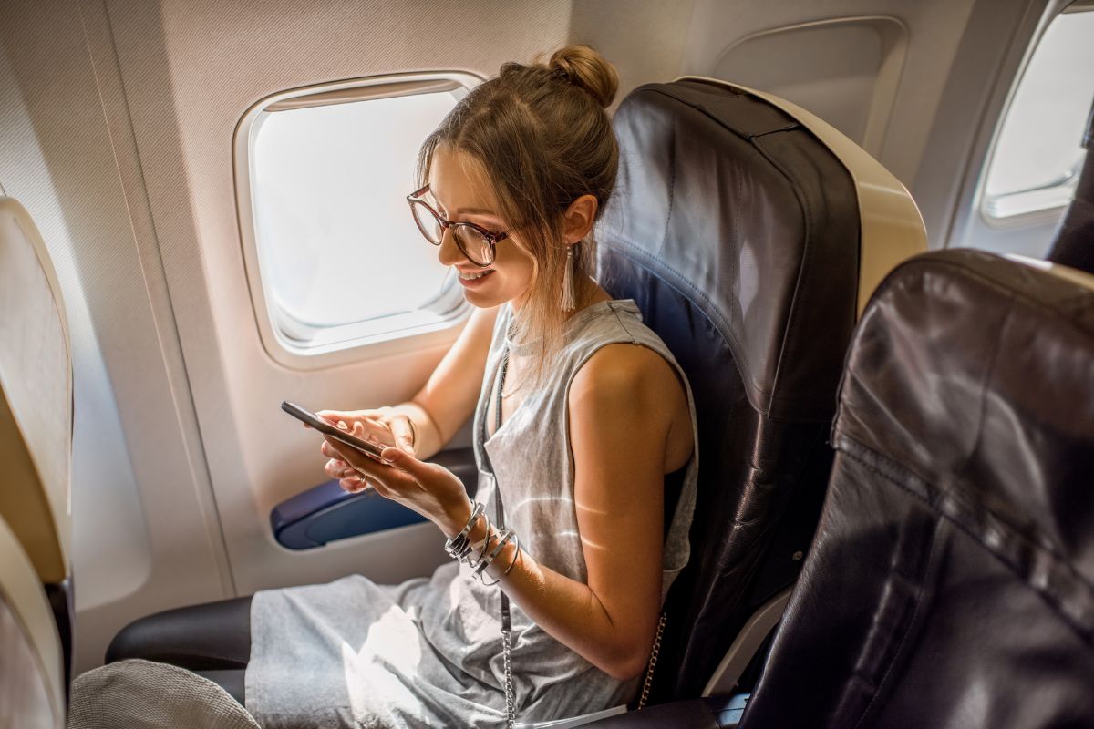 Ko nedėvėti lėktuve: patarimai skrydžio komfortui