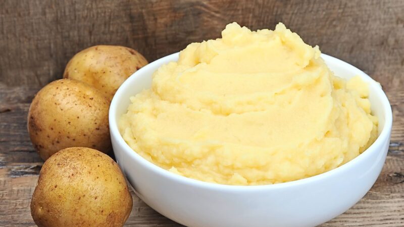 Ko vengti laikantis dietos: kodėl bulvių košė su sviestu trukdo mesti svorį