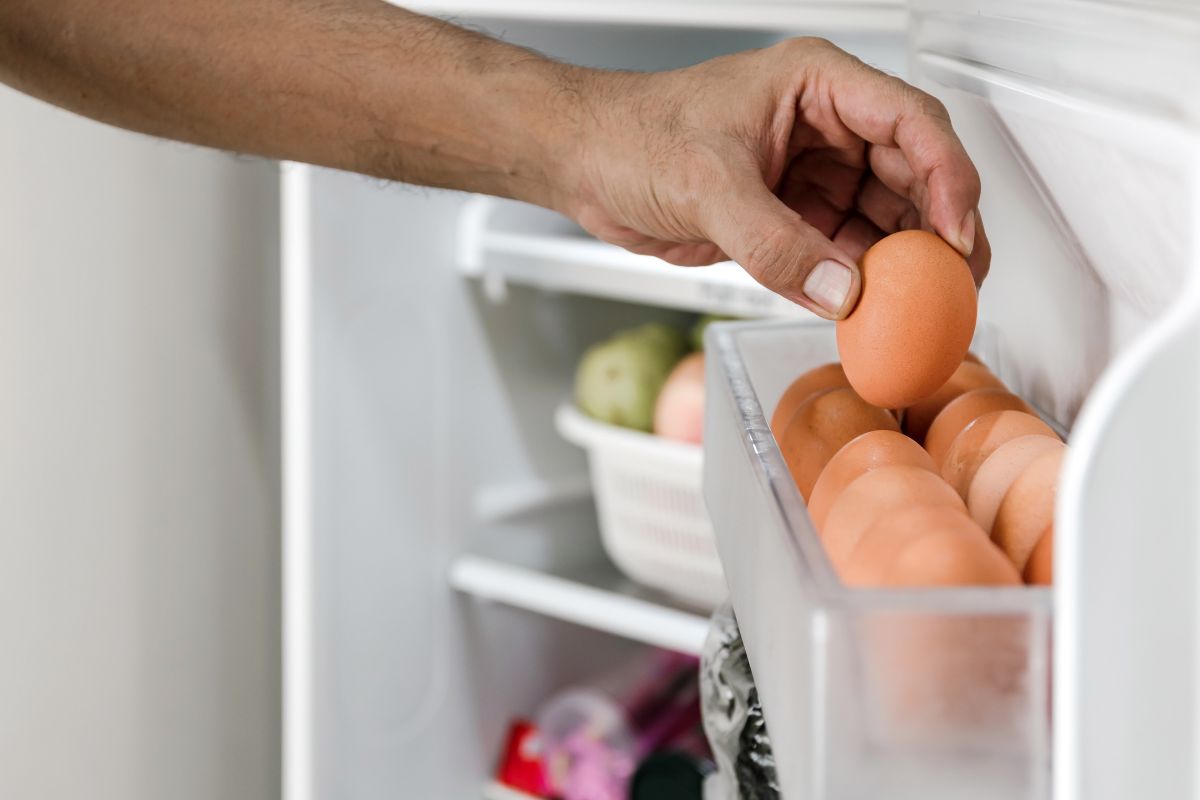Kodėl nereikėtų kepti kiaušinių tiesiai iš šaldytuvo: tobulos kiaušinienės paslaptis