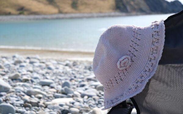 Vasaros 2025 galvos apdangalų tendencijos: ką verta dėvėti šį sezoną?