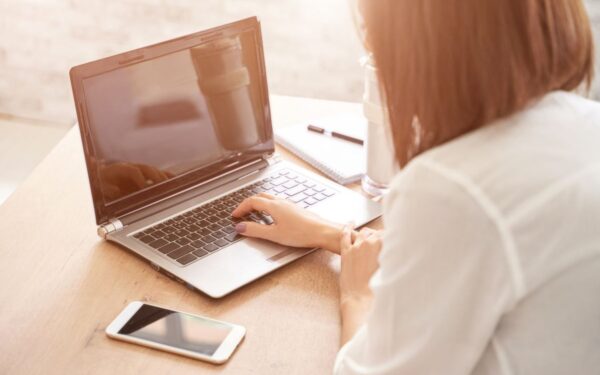 Skaitmeninė rutina: kodėl vis daugiau žmonių laisvalaikį leidžia internete?