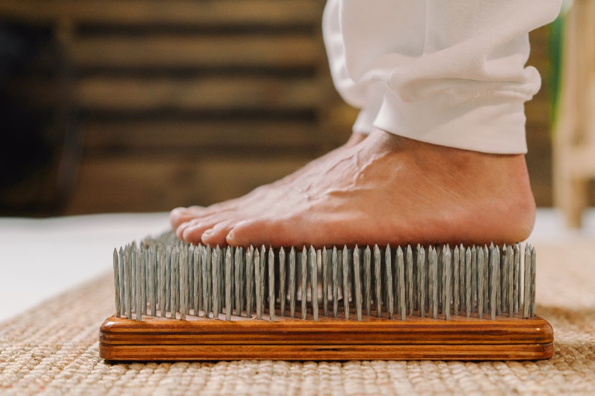 Ar stovėjimas ant vinių išties naudingas sveikatai? Ką sako specialistai