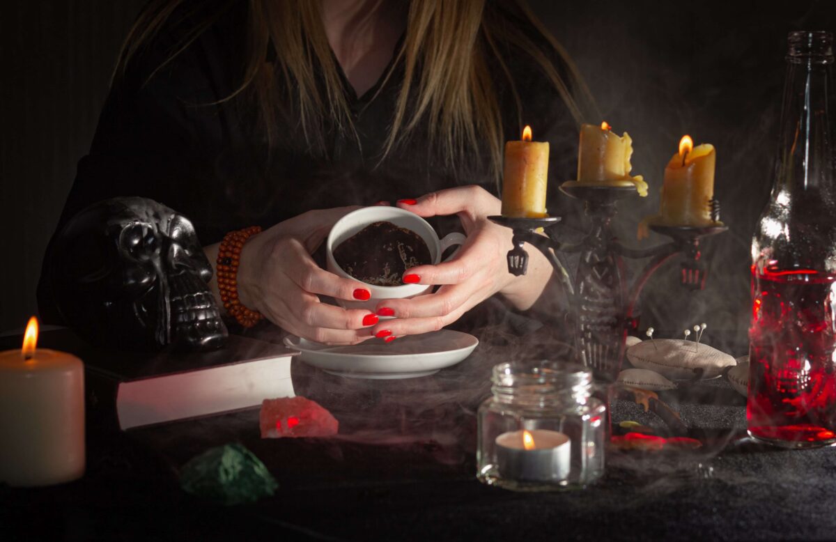 Savaitės blogas ženklas (2025-27 savaitė): Įspėjimas! Netikėtos bėdos grasina Skorpionui—stebėkite paukščio plunksnos ženklą! 🪶