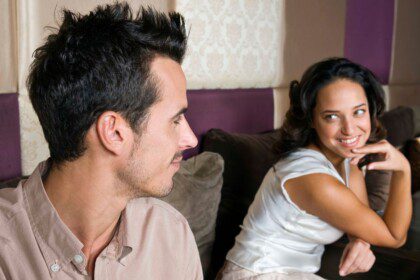 Flirtavimas santykiuose: žaidimas ar emocinė neištikimybė?