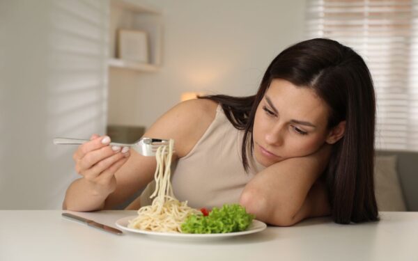 Kodėl vasarą sumažėja apetitas: ką būtina žinoti apie sumažėjusį apetitą