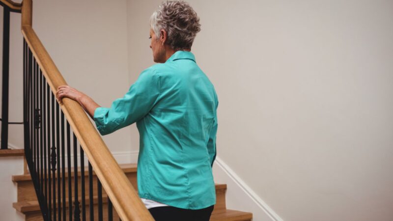 Kopimas laiptais: kasdienis pratimas vyresniems nei 60 metų širdies sveikatai