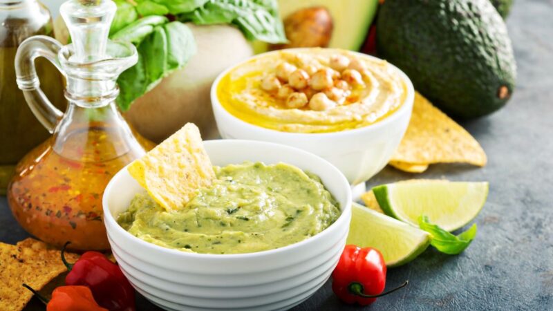 Kuris užkandis sveikesnis – humusas ar guakamolė?