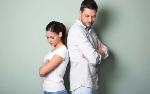 Nerimą keliantys žodžiai santykiuose – ką jie iš tiesų reiškia?