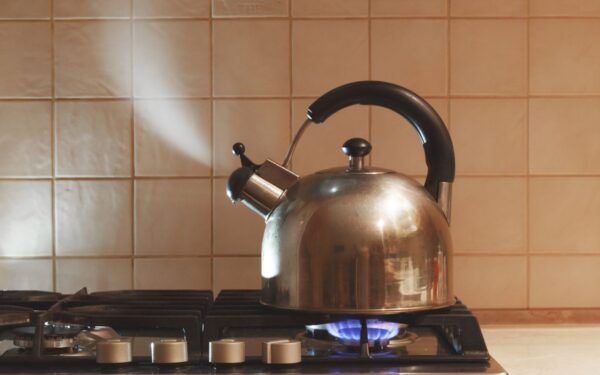 Pakartotinai virintas vanduo: kodėl tai nėra gera idėja