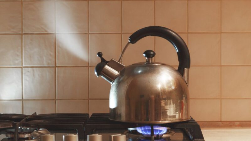 Pakartotinai virintas vanduo: kodėl tai nėra gera idėja