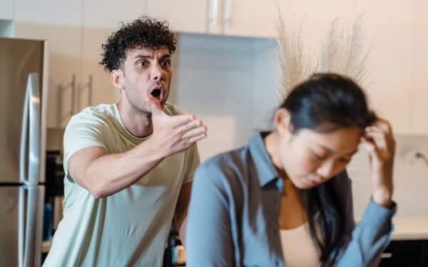 Psichologinis smurtas poroje: kaip jį atpažinti ir apsisaugoti?