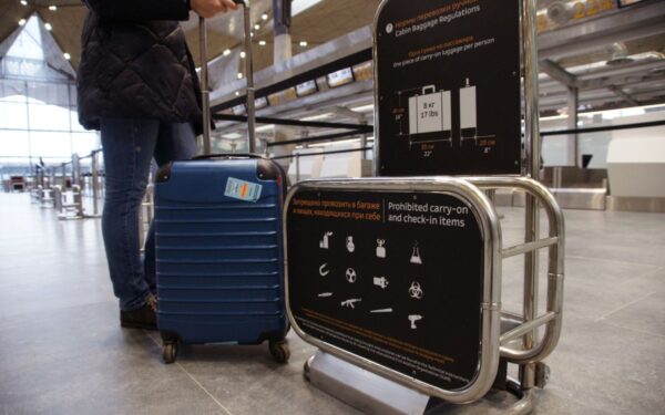 Ryanair moka premijas už per didelį rankinį bagažą: ką reikia žinoti keleiviams