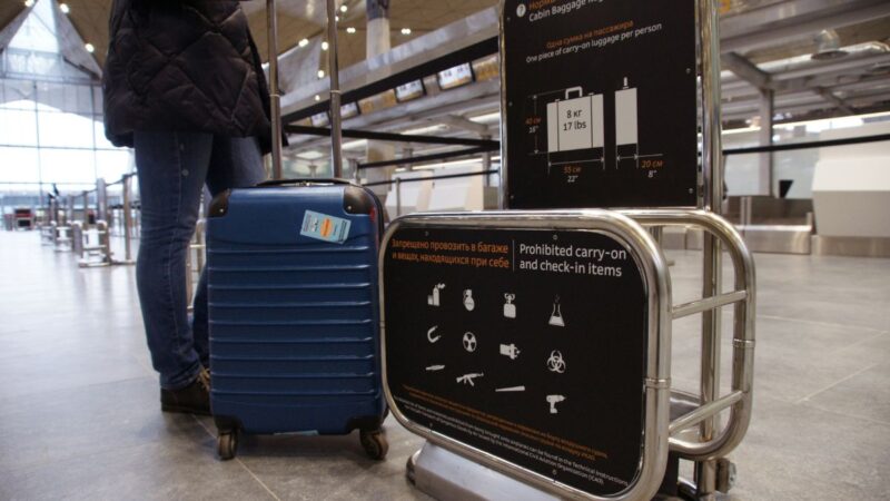 Ryanair moka premijas už per didelį rankinį bagažą: ką reikia žinoti keleiviams