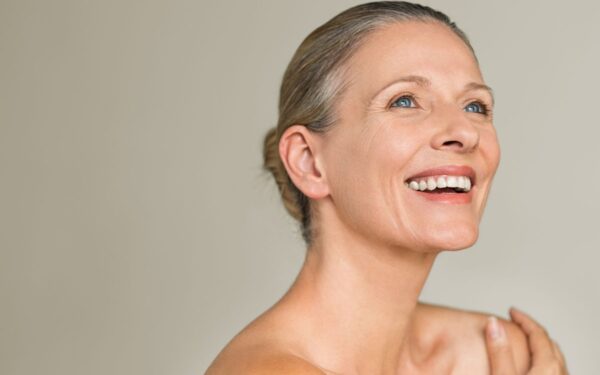 Veido priežiūros rutina pagal amžių: ką keisti po 30, 40 ir 50 metų