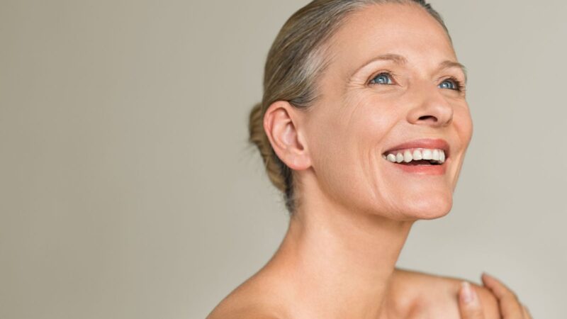 Veido priežiūros rutina pagal amžių: ką keisti po 30, 40 ir 50 metų